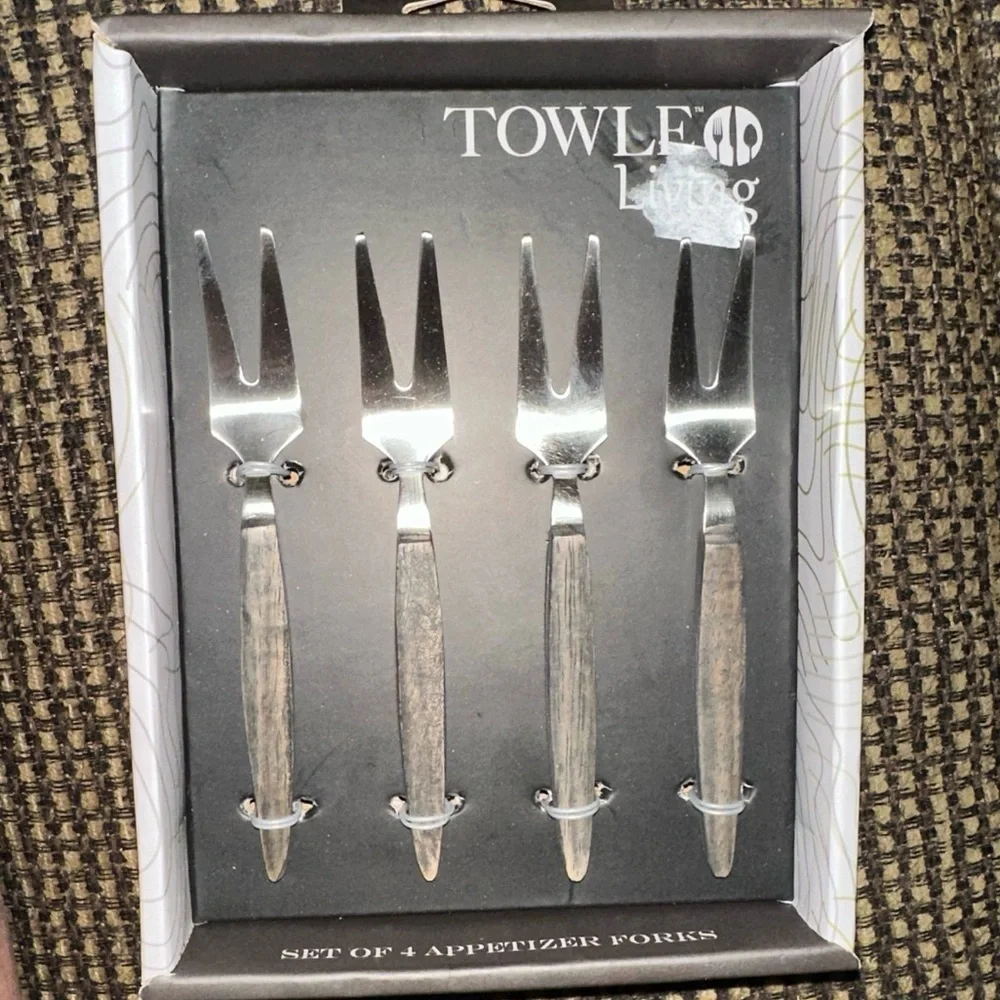 NEW Towle Living Stainless & Acacia Wood Handles Set of 4 Appetizer Forks